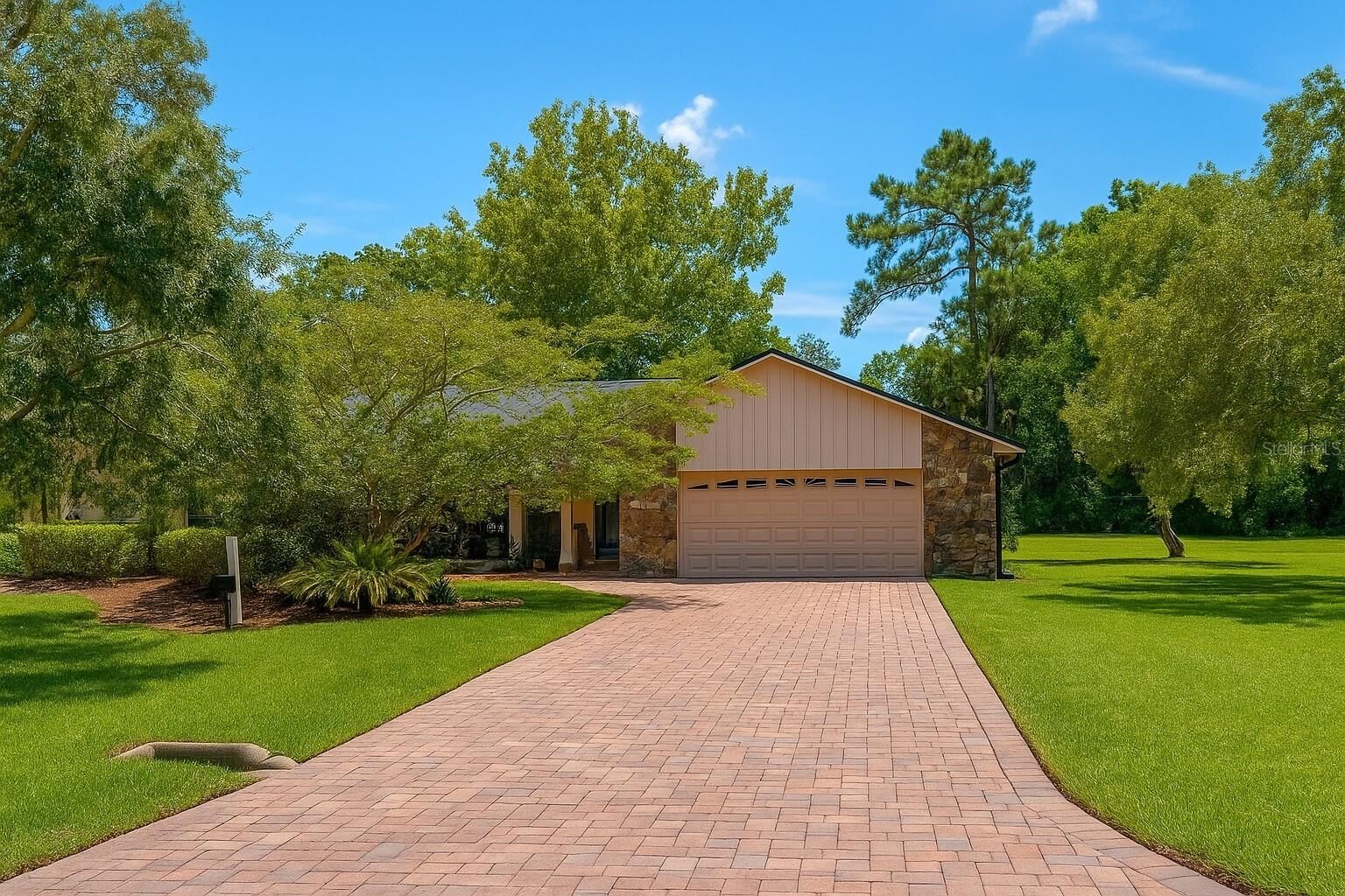 Property Photo:  605 Water Oak Lane  FL 32779