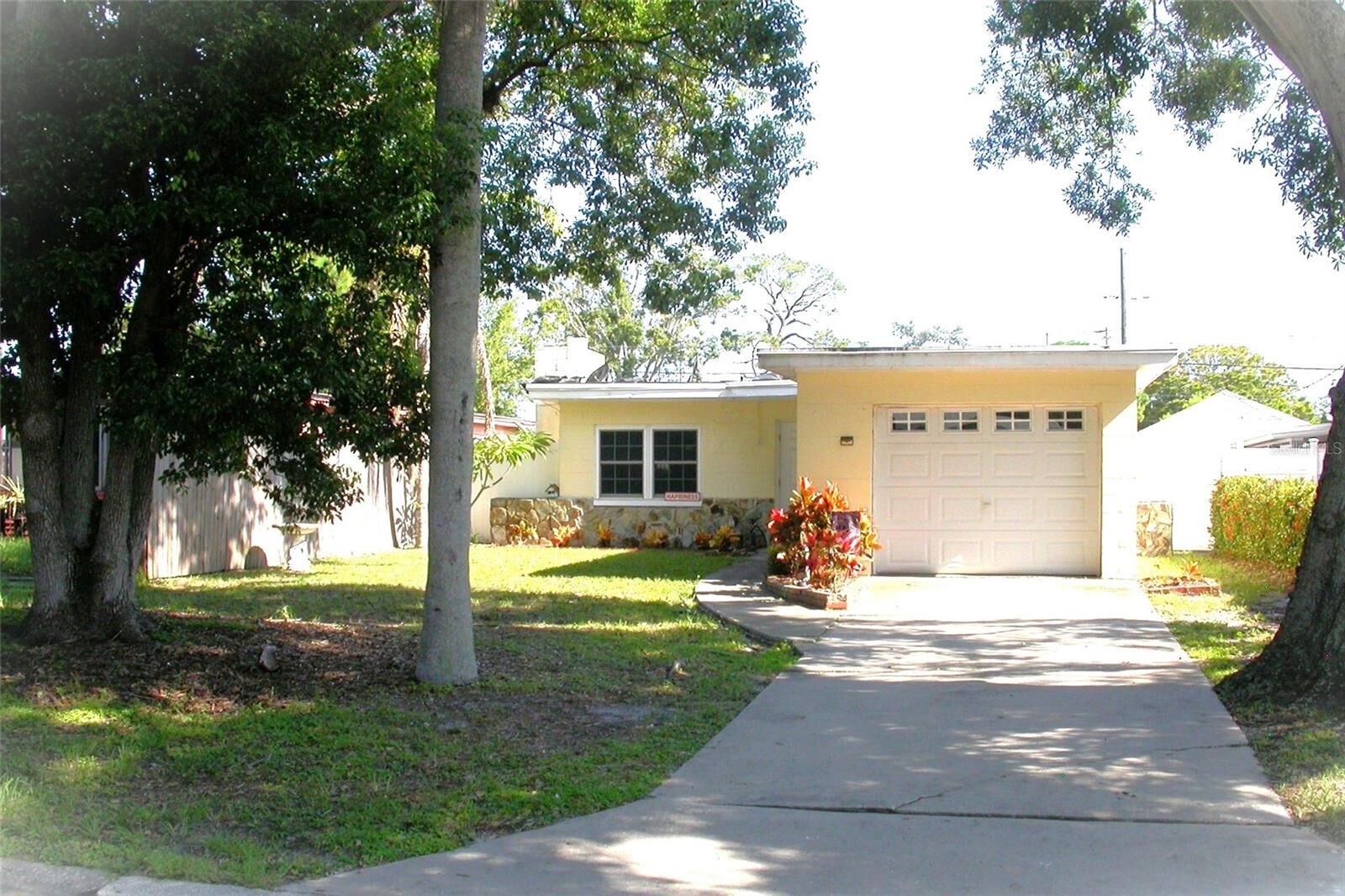 Property Photo: 7439 37th Avenue N FL 33710