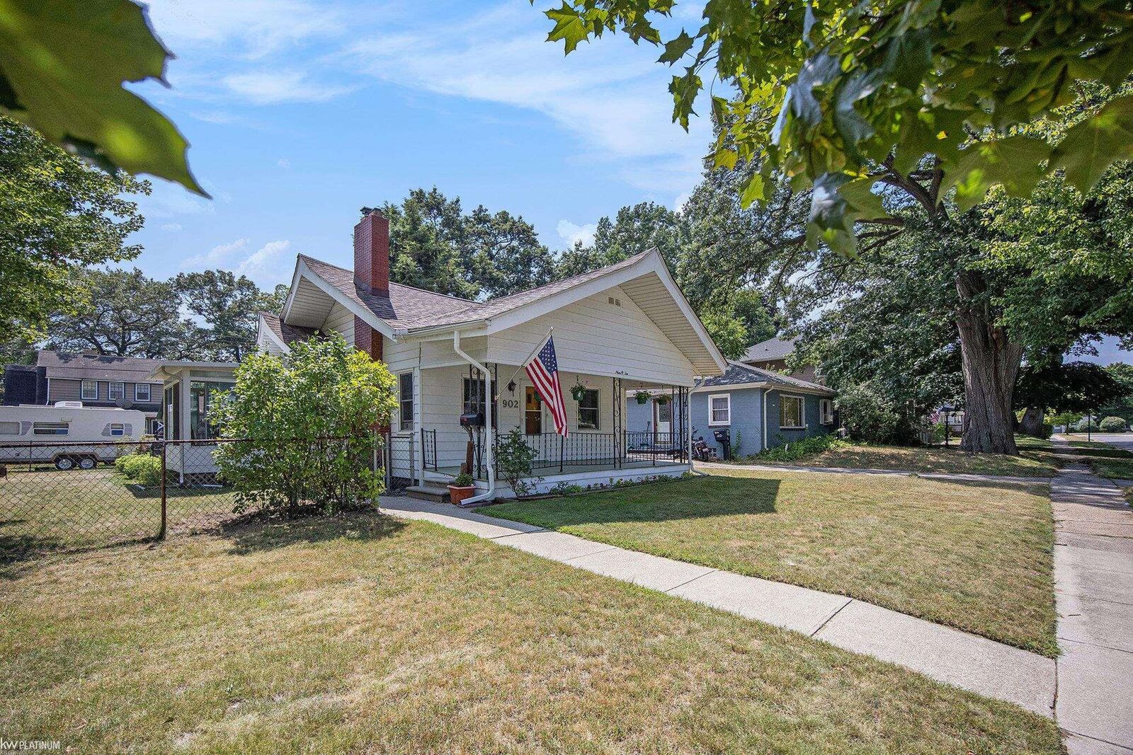 Property Photo:  902 Jenkinson Street  MI 48060 