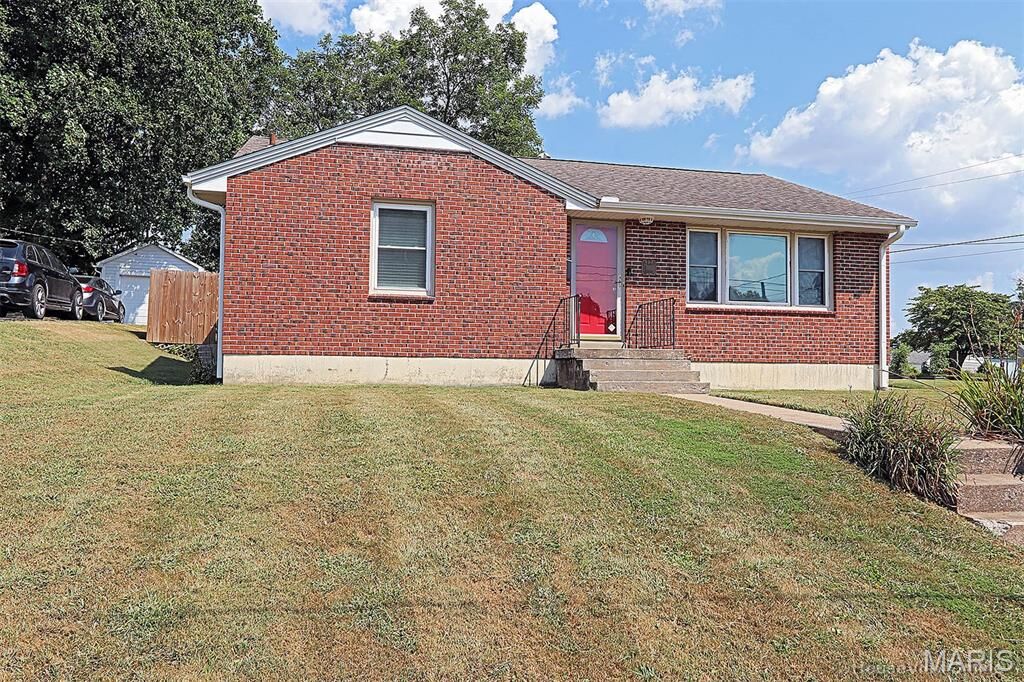 Property Photo:  300 Elmwood Boulevard  MO 63755 