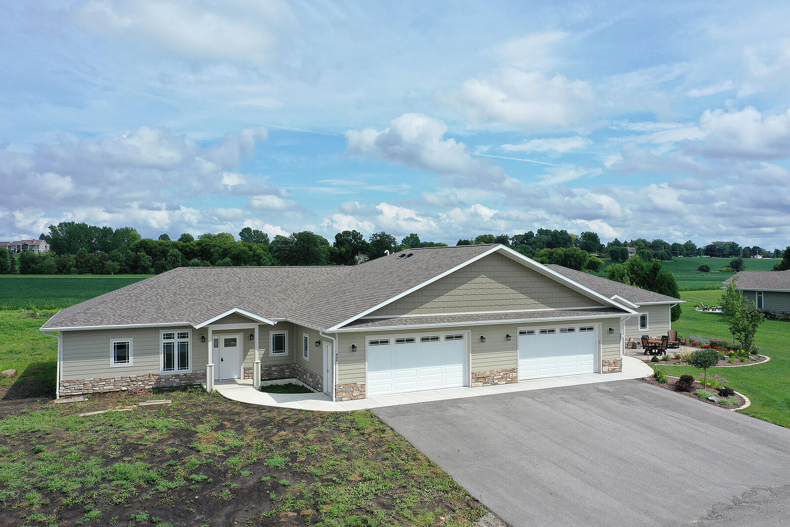 Property Photo:  N866 N Water St  WI 53098 