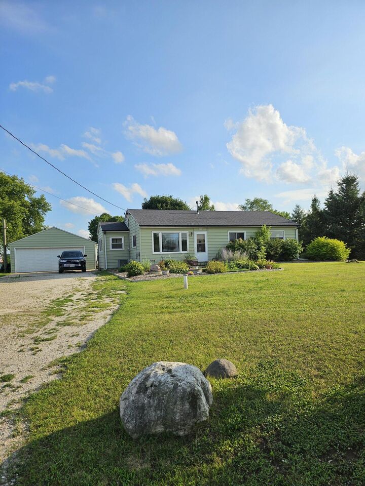 Property Photo:  3279 Lighthouse Ln  WI 53090 
