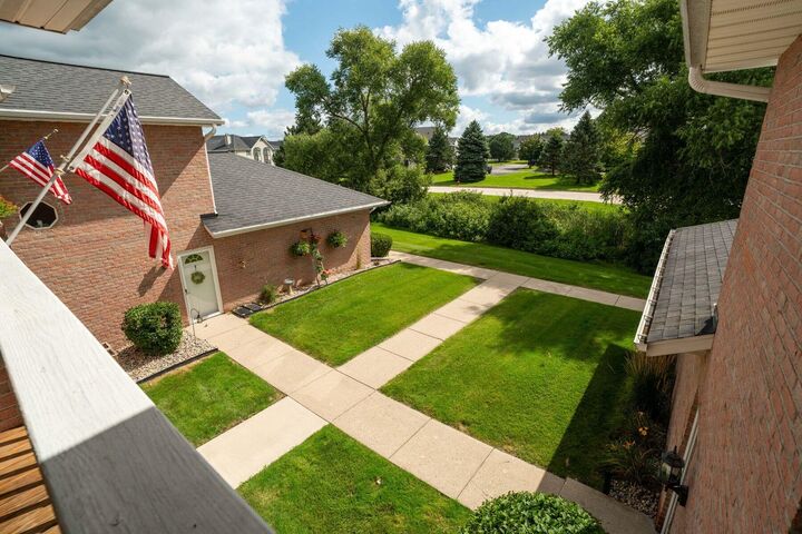 Property Photo: W241n2545 E Parkway Meadow Cir 7 WI 53072