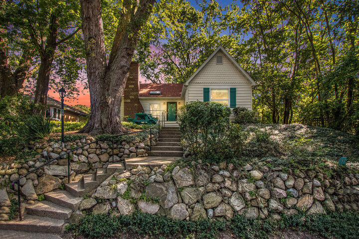 Property Photo: 89 East Court MI 49117