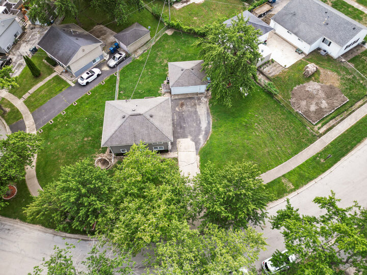 Property Photo:  226 Barbara Lane  IL 60475 