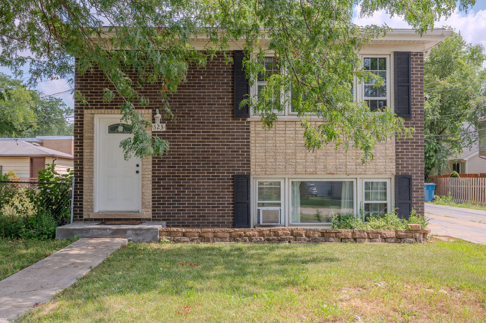 Property Photo: 323 Marshall Road 2 IL 60106