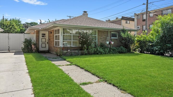 7845 S Kilpatrick Avenue  Chicago IL 60652 photo