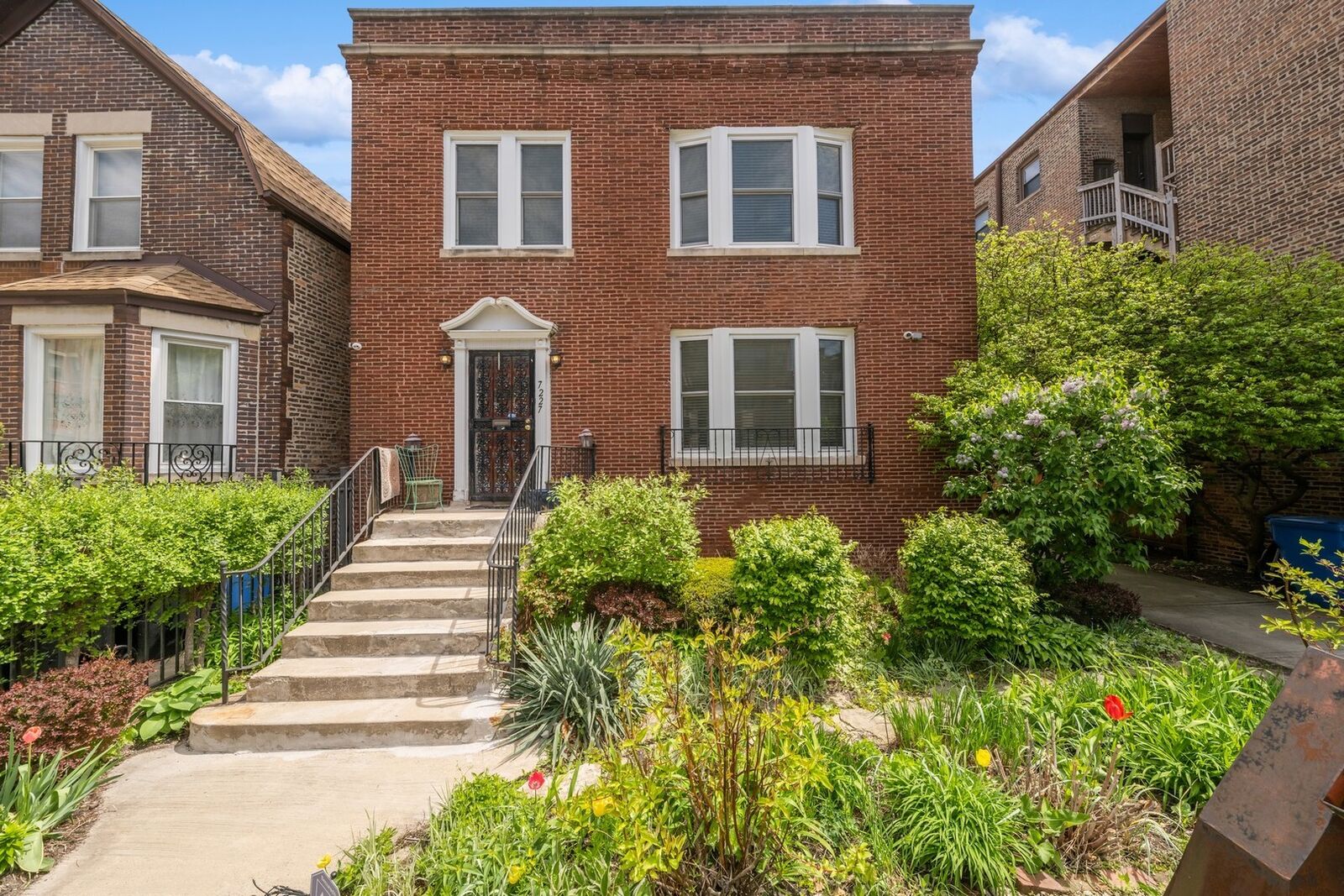 Property Photo:  7225 S Yates Boulevard  IL 60649 