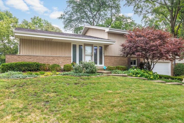 Property Photo:  1835 Barberry Road  IL 60062 