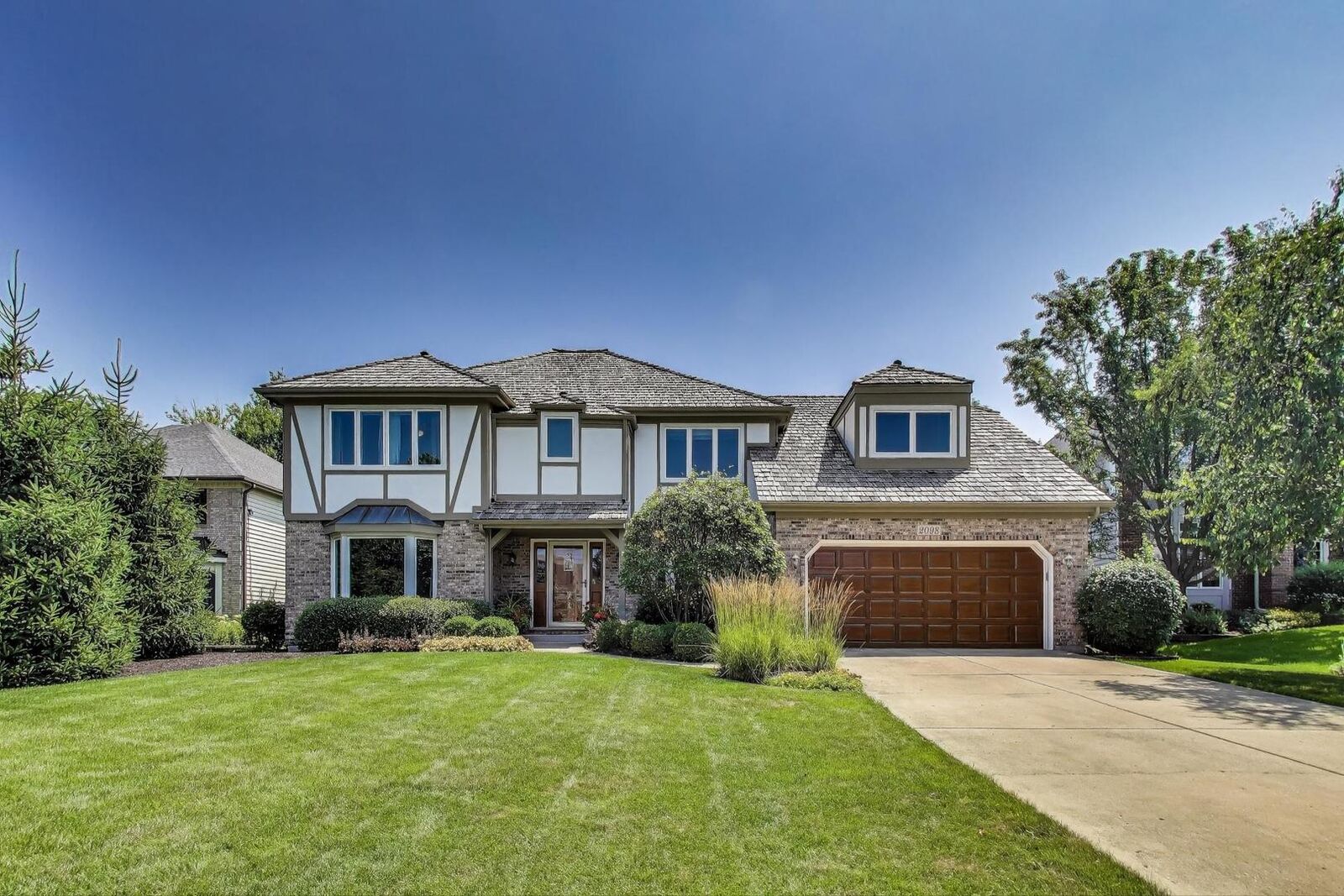 Property Photo:  2098 Fall Brook Drive  IL 60565 