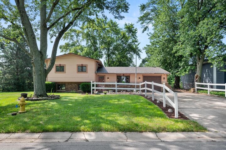 Property Photo:  101 Seabury Road  IL 60440 