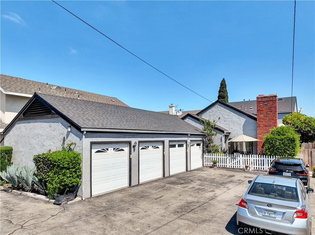 Property Photo:  416 Hamilton Street  CA 92627 