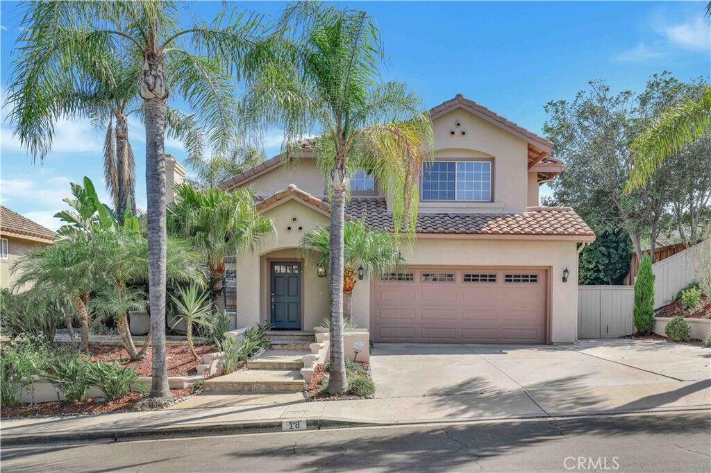 Property Photo:  18 Via Trompeta  CA 92688