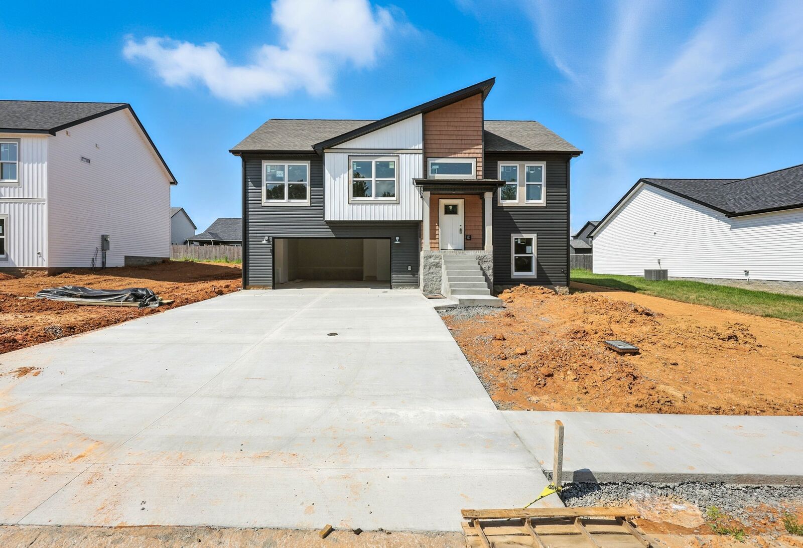 Property Photo:  172 Leltrim Dr  TN 37042 