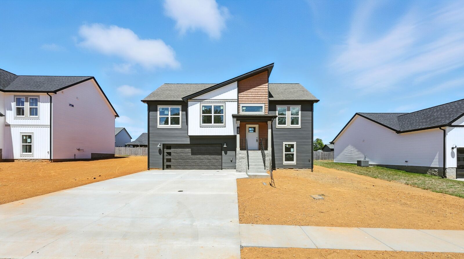 Property Photo: 172 Leltrim Dr TN 37042