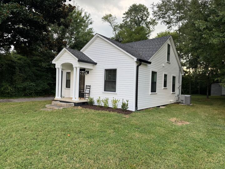 Property Photo:  109 Wilson St  TN 37166 