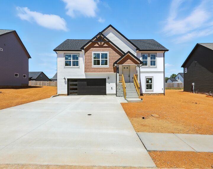 Property Photo: 168 Leitrim Dr TN 37042