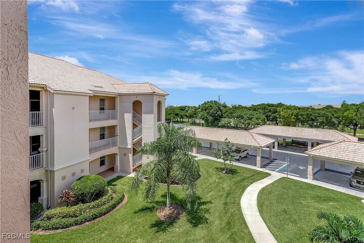 Property Photo: 9180 Southmont Cove 305 FL 33908