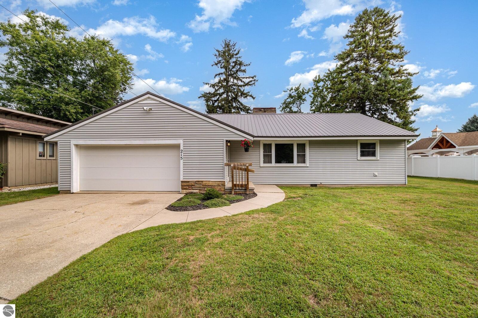 Property Photo:  215 E Chestnut Street  MI 48615 