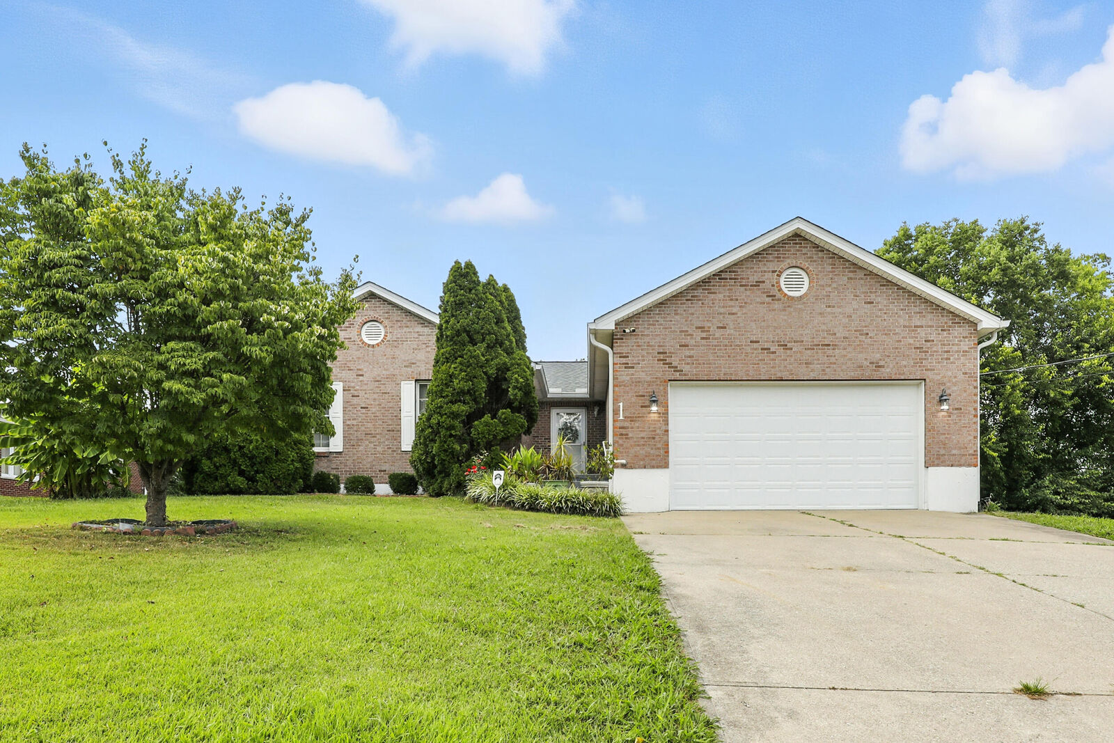 Property Photo: 1 Ridgeport Drive KY 41017