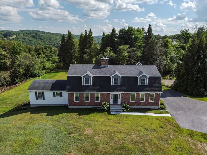 Property Photo: 54 Briar Hill Road NH 03070