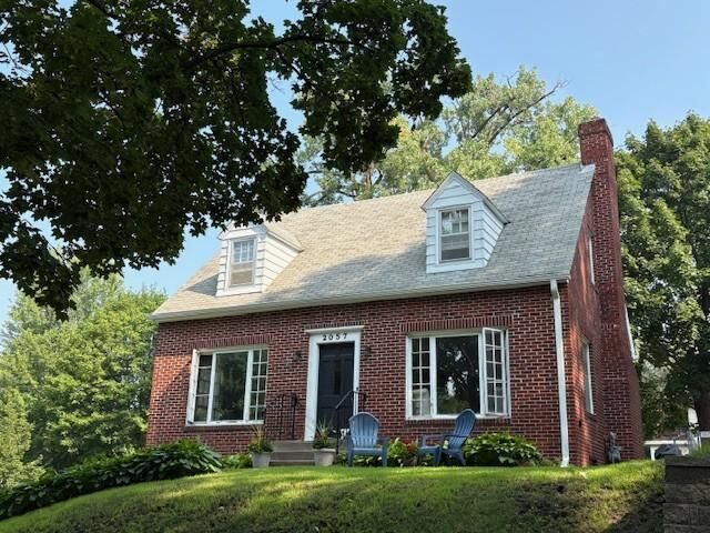2057 Juliet Avenue  Saint Paul MN 55105 photo