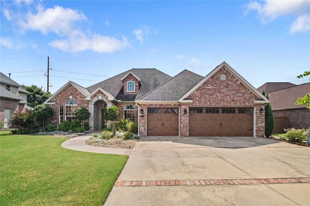 Property Photo: 903 SW Edinburgh Avenue AR 72713