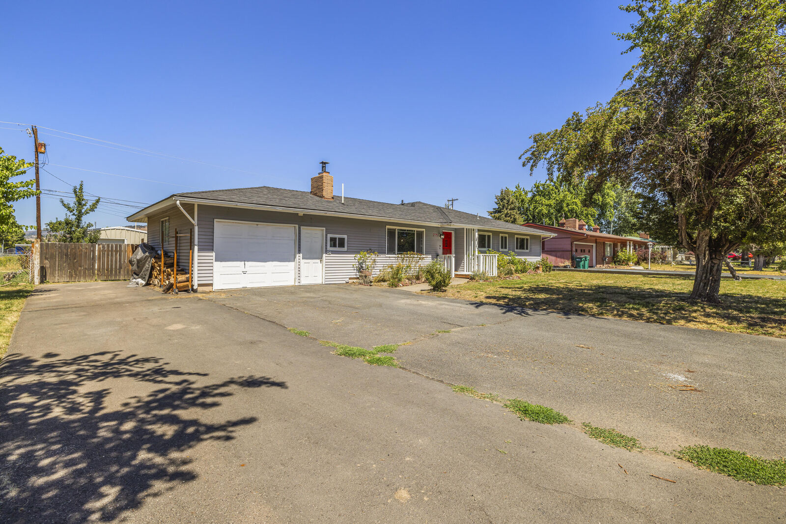 Property Photo: 4347 Onyx Avenue OR 97603