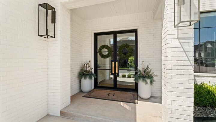 Property Photo: 13425 Creek Pointe Lane OK 73131