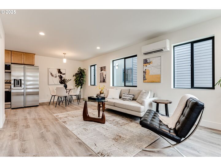 Property Photo:  9 Monroe St D  OR 97402 