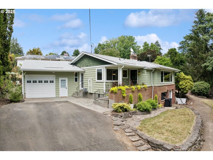 Property Photo:  8195 SW Canyon Ln  OR 97225 