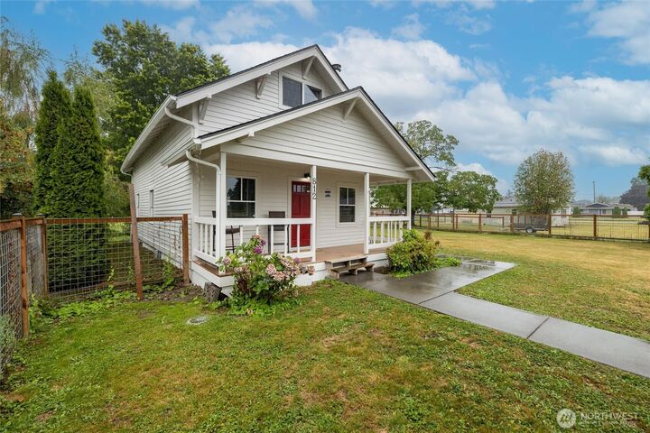 Property Photo: 812 Sumas Avenue WA 98295
