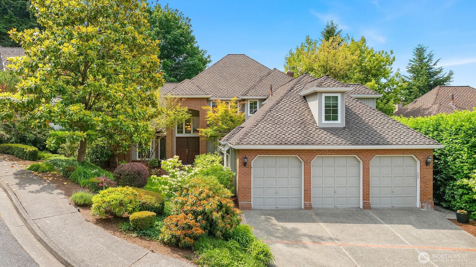Property Photo: 2778 NE 142nd Place WA 98007