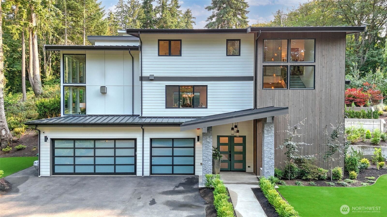 Property Photo:  5202  Forest Avenue SE  WA 98040 