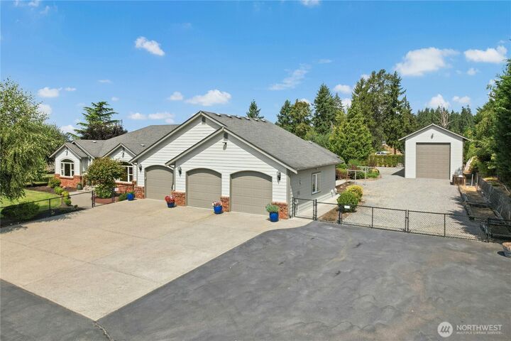Property Photo: 400 Cessna Court E WA 98328