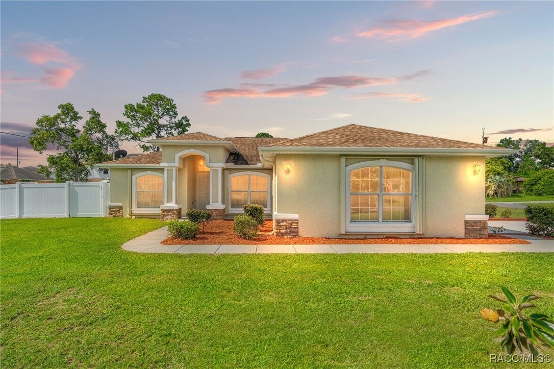 Property Photo: 5346 Pierpoint Avenue FL 34608