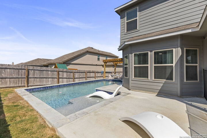 Property Photo: 331 Saddle Dawn TX 78108