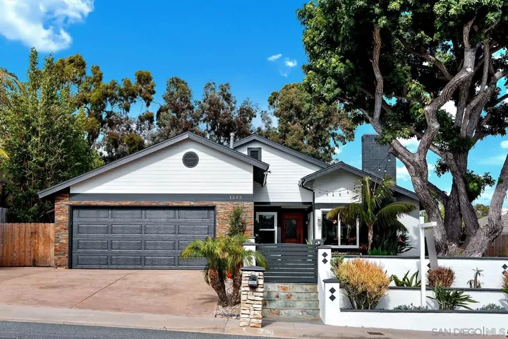 Property Photo:  1543 Villa Cardiff  CA 92007 