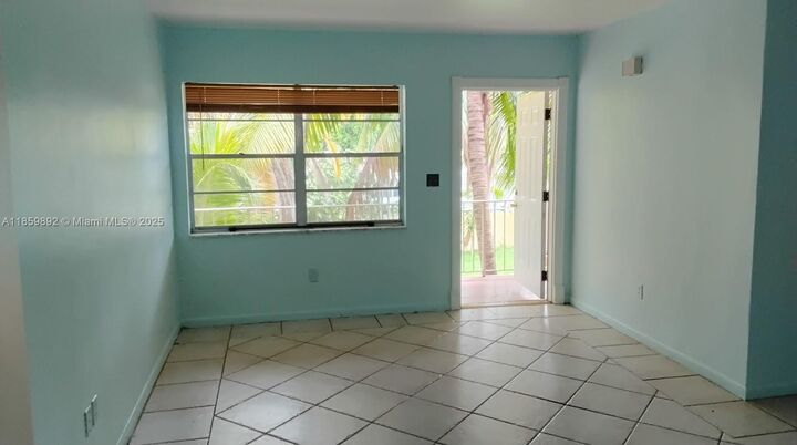 Property Photo:  1826 Cleveland St 6  FL 33020 