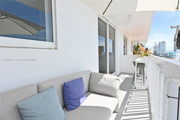 401 Ocean Dr 1003  Miami Beach FL 33139 photo
