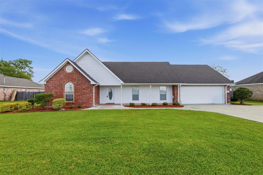 Property Photo:  5761 Elliott Road  LA 70605 