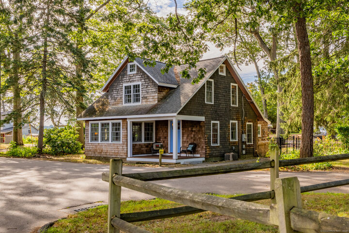 Property Photo: 9 Hoskins Street CT 06357