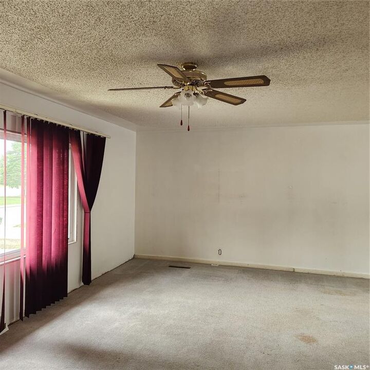 Property Photo:  911 Grace Street  SK S6H 3B9 