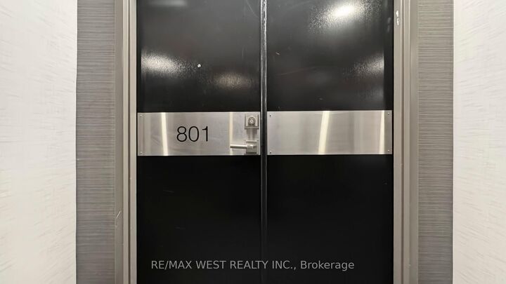 Property Photo:  240 Heath Street W 801  ON M5P 3L5 