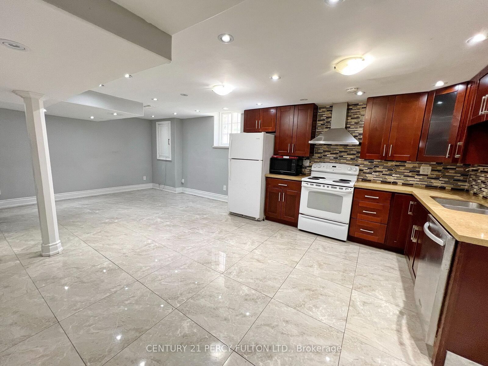 Property Photo: 117 Chloe Crescent Bsmt ON L3S 2J2
