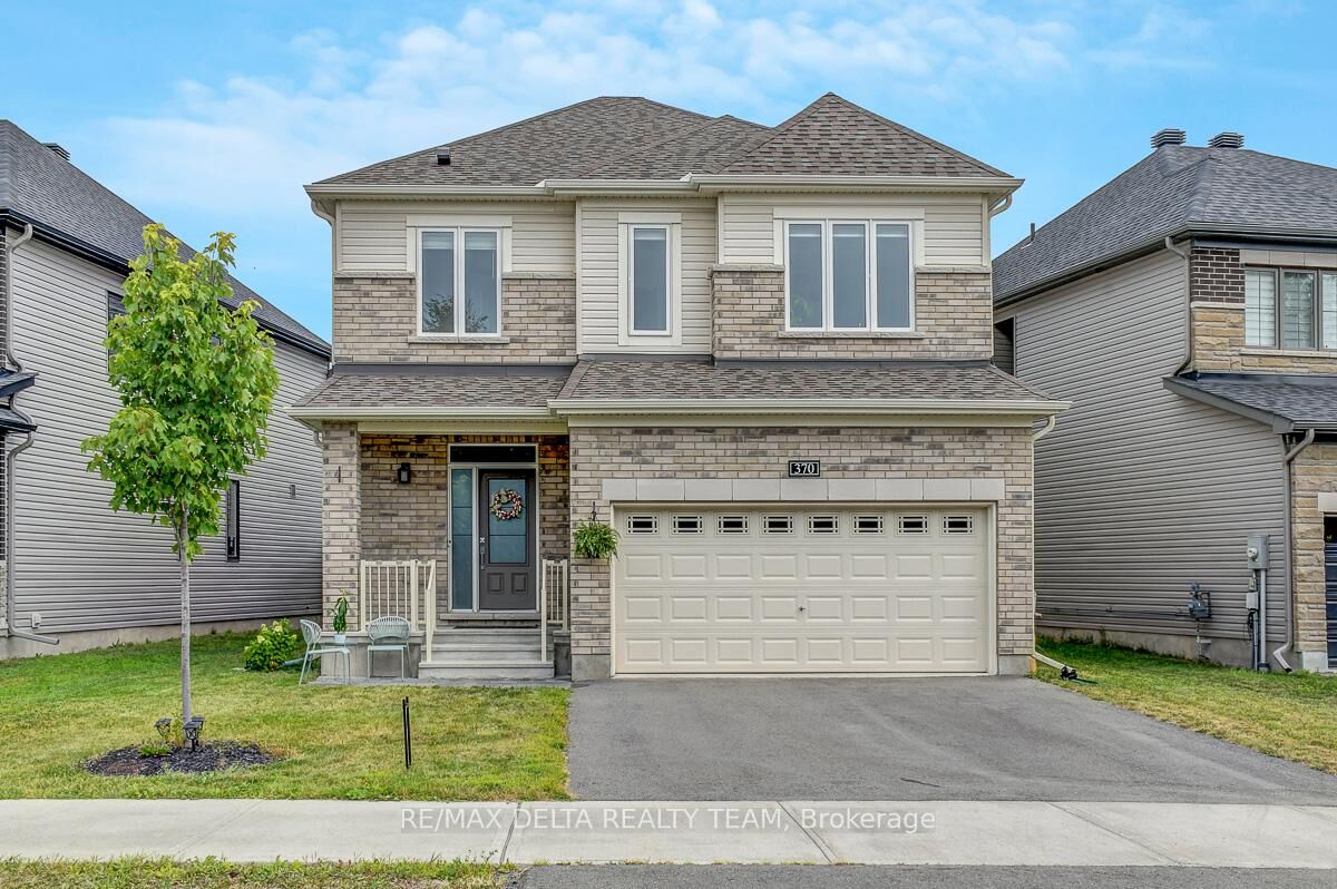 Property Photo: 370 Aquaview Drive ON K4A 5K5