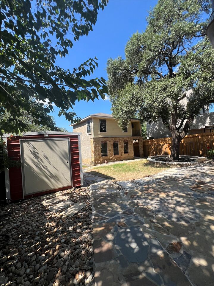 Property Photo:  1002 Walter Street  TX 78702 