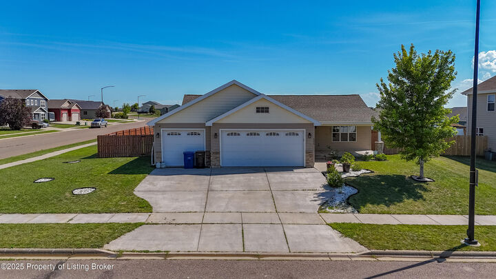 1223 Wahl Street  Dickinson ND 58601 photo