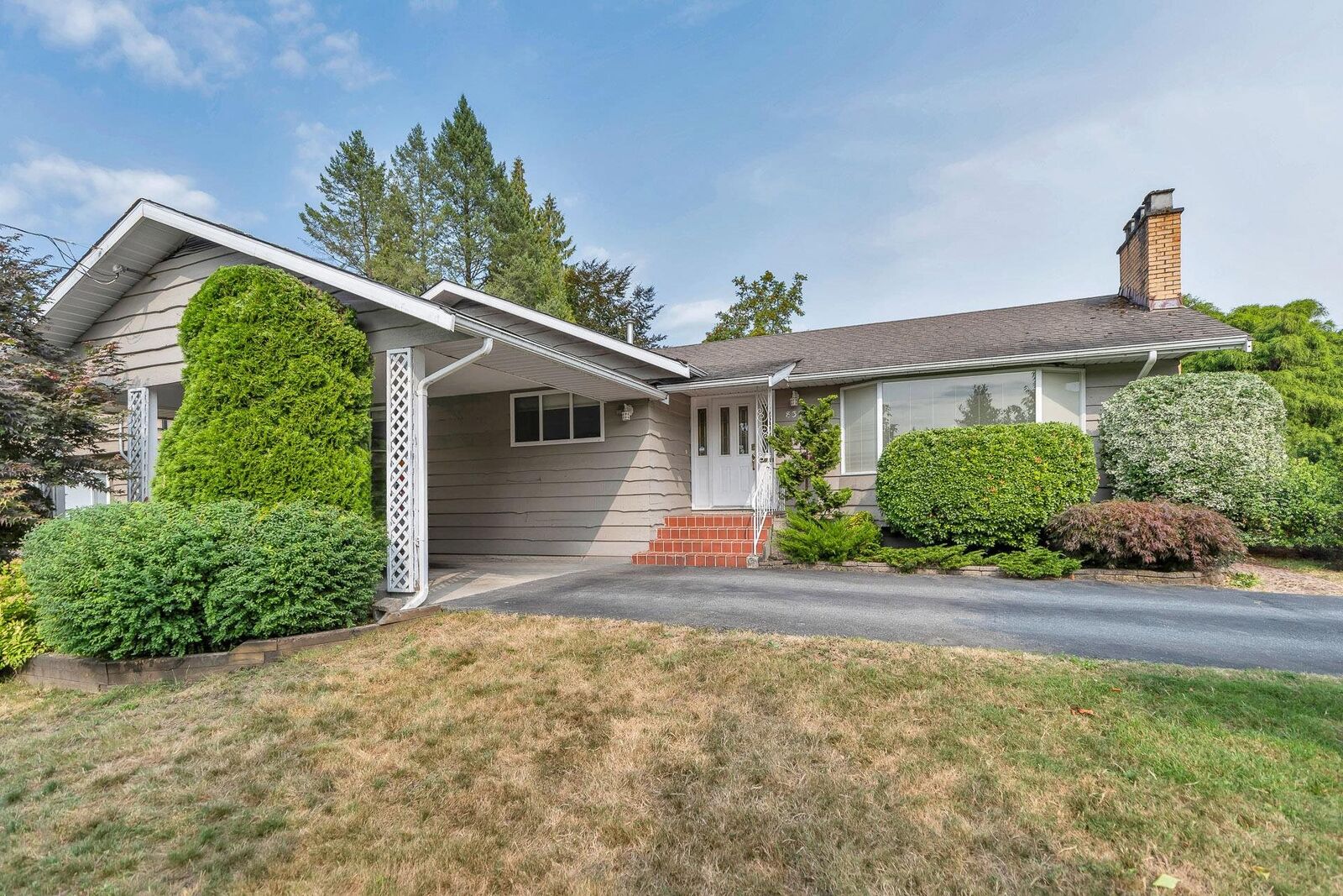 Photo de la propriété:  837 Poirier Street  BC V3J 6C2 