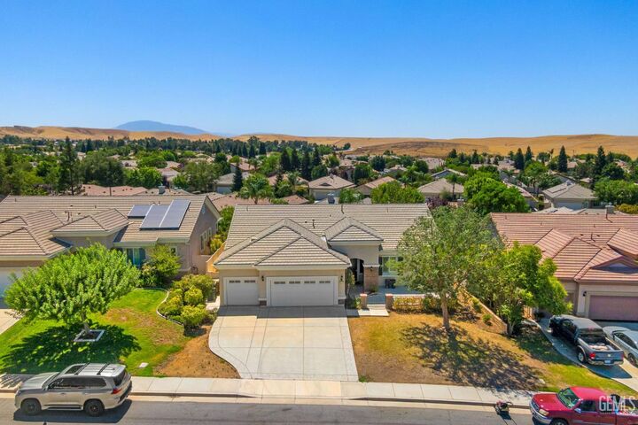 Property Photo: 14005 Datura Court CA 93306